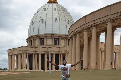 Yamoussoukro tour: Basilica, Crocodile Lake & presidential sites