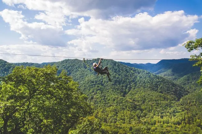 Tyrolienne à Saluda, NC : 11 lignes dans la gorge de Green River