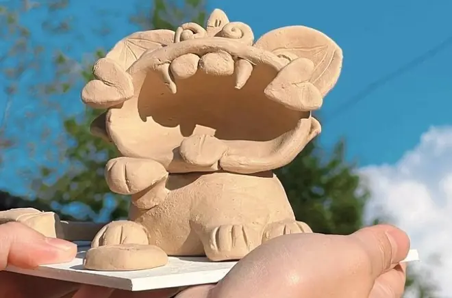 Kunming Tile Cat Making: Craft Your Own Clay Figure