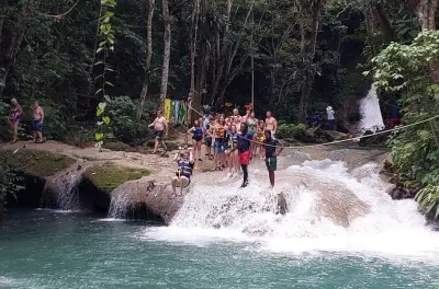 Blue Hole e Dunn's River Falls tour privato da Ocho Rios
