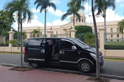 Jeddah Airport to Mecca Transfer: Private Car with Flight Tracking