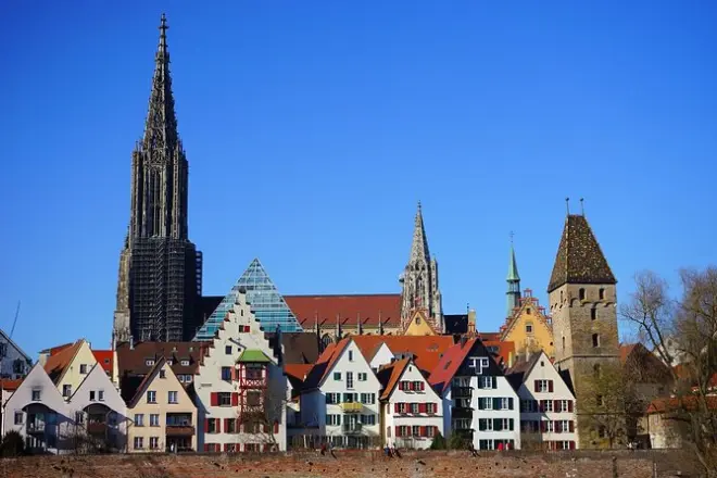 Ulm a piedi: Record Guinness e città natale di Einstein privata