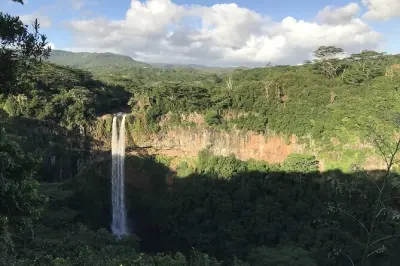 Chamarel Tour: Wasserfall, Weinprobe & Siebenfarbige Erde