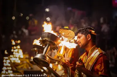 Varanasi sunset tour: Ganga Aarti at Dashashwamedh Ghat