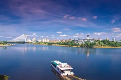 Putrajaya ab Kuala Lumpur: Bootsfahrt mit Mittagessen