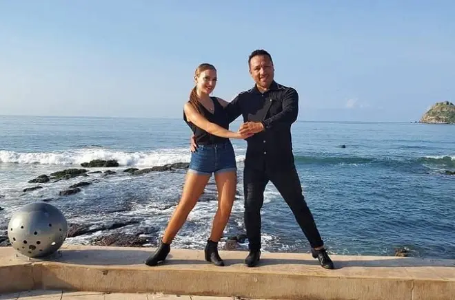 Mazatlan Salsa Dance & Making: Private Lesson & Sunset