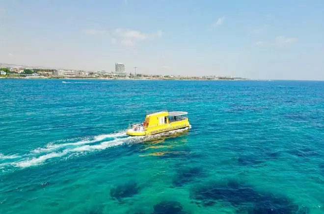 Crociera sottomarino giallo a Paphos: Nuoto, relitto e open bar