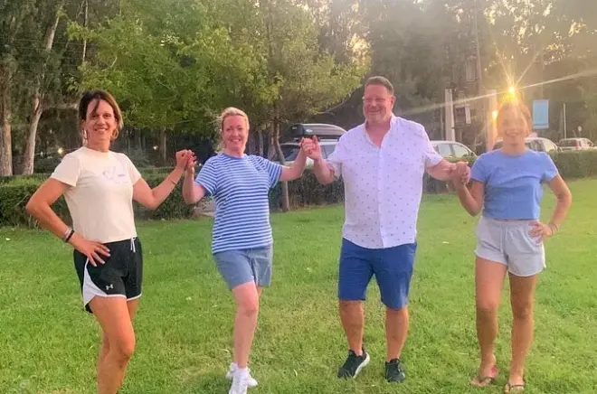 Greek dance lessons in Farsa, Cephalonia: Learn traditional steps