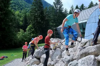 Via Ferrata für Anfänger in Mojstrana: Alpine Klettertechnik lernen
