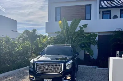 Private Airport Transfer Providenciales: Luxury SUV Roundtrip