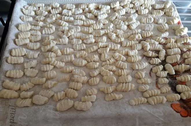 Italian cooking class near Pompeii: Make pasta and tiramisu