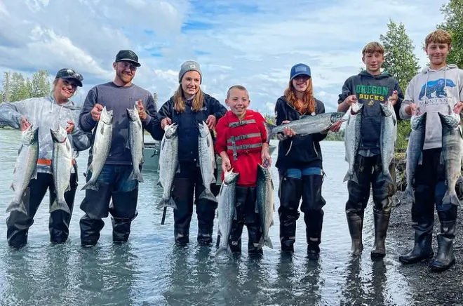 Kenai River Red Salmon Fishing Charter: Willie Boat to Sandbar