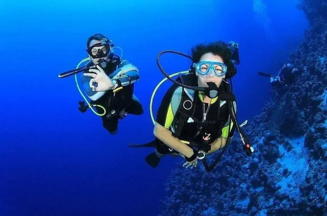 Snorkeling a Kemer: Due siti subacquei con pranzo e trasferimento