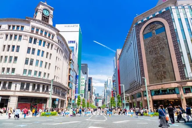 Passeio a pé em Ginza: Santuários escondidos e lojas locais
