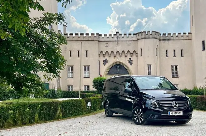 Privater Flughafentransfer Wien: Mercedes oder Sprinter