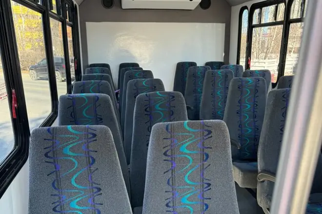 Yellowknife Airport Shuttle: Hotel Transfer with Guide