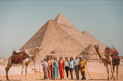Giza Pyramids Private Photoshoot: 2 Hours with Photographer