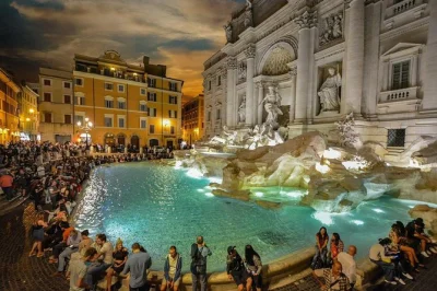 Descubre roma al anochecer en un paseo en grupo pequeño con gelato, guía experto y paradas en el coliseo, fontana di trevi, panteón y plaza de españa. accesible para silla de ruedas.