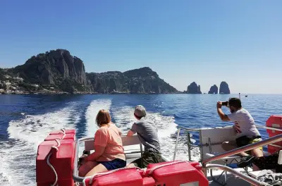 Tour guiado em Capri: Gruta Azul, Faraglioni e jardins de Augustus