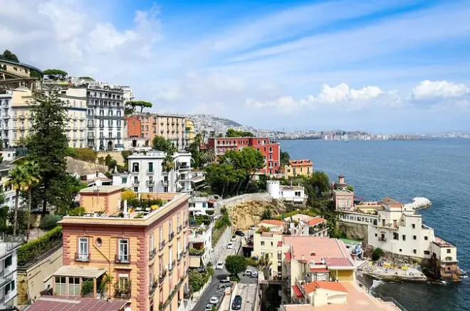 Privater Transfer Tropea–Neapel mit Fahrer, der Englisch spricht
