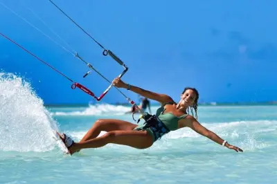 Private Kitesurfing Lessons in Aruba: Learn to Kitesurf