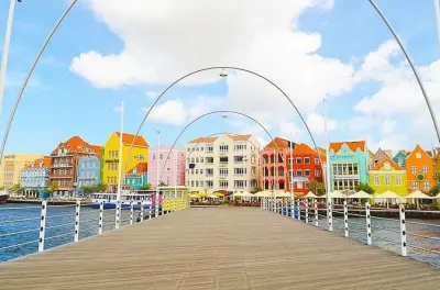 Curaçao Heritage Tour: Queen Emma Bridge & Fort Nassau