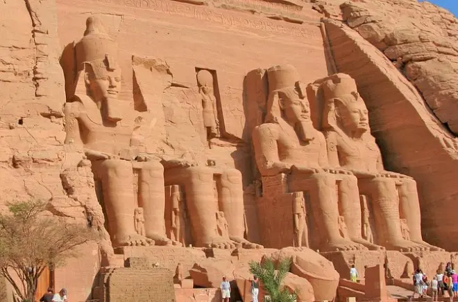 Abu Simbel: Passeio privado de um dia saindo de Aswan com guia local