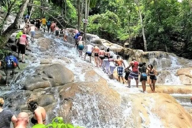 Ocho Rios: Blue Hole und Dunn's River Falls mit Abholung