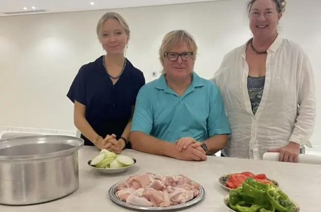 Comida tradicional saudita: Cozinhe comigo em Jeddah
