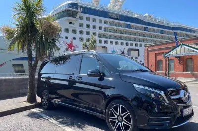 Luxury Chauffeur Tour from Cobh: Blarney Castle & Kinsale