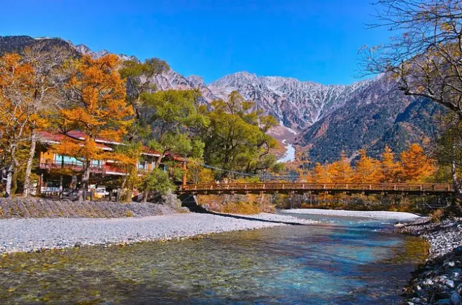 Kamikochi privé depuis Nagano : Couleurs d’automne et sentiers alpins