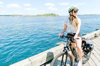 Scopri halifax in e-bike: pedala su citadel hill, passeggia nei giardini pubblici, esplora point pleasant park e ascolta storie locali. tour guidato in piccoli gruppi.