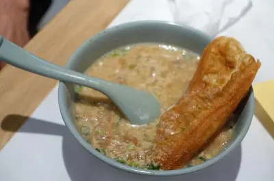 Tour a pé por Suzhou: Brunch com noodles, bolinhos e jardins