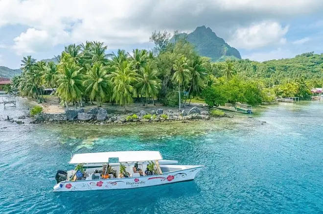 Bora Bora Lagoon Tour: Legends and Sacred Sites
