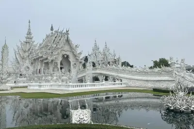 Chiang Rai: Weißer Tempel, Goldenes Dreieck & Teeplantage