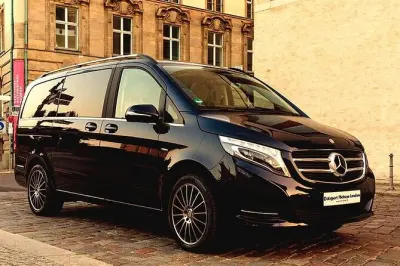 Privater Transfer Gatwick–Heathrow mit Begrüßung am Ankunftstor