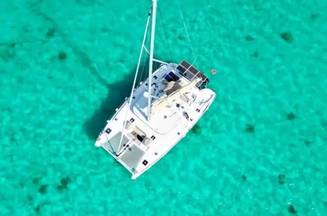 Snorkel en Moorea en catamarán privado por bahías Cook y Opunohu