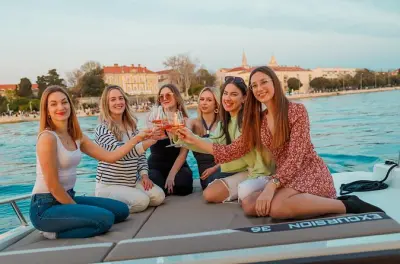Crucero privado al atardecer desde Zadar por el Adriático lujo