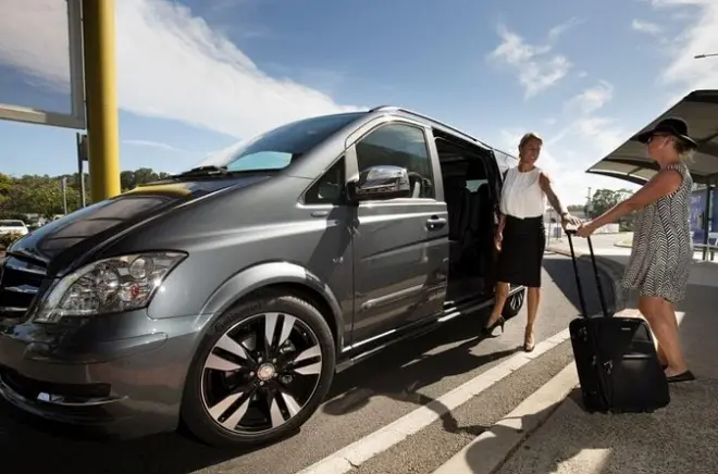 Corinth to Athens Airport Private Minibus Transfer with Luggage