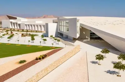 Tour privato in Oman: Museo Across Ages e castello di Jabreen
