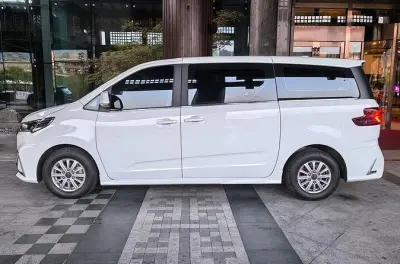 Transfer von Zhangjiajie nach Fenghuang mit Halt in Furong