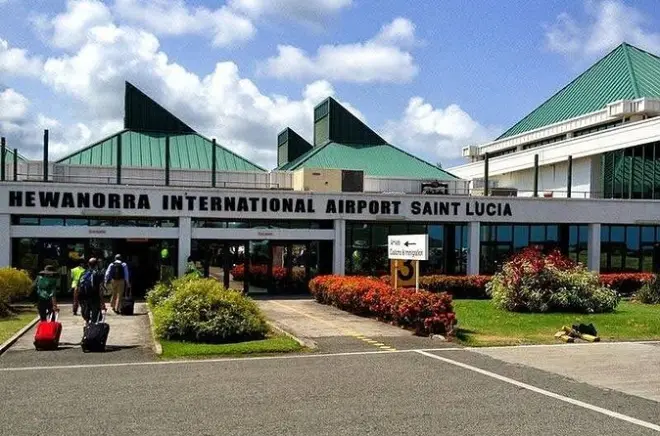 Traslado privado directo del aeropuerto UVF a resorts en Santa Lucía