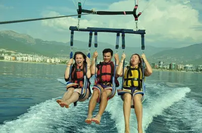 Parasailing in Alanya: 20 minutes over the sea