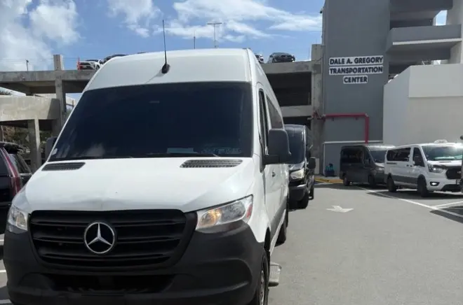 St Thomas Airport Transfer: Private Pickup & Drop-off