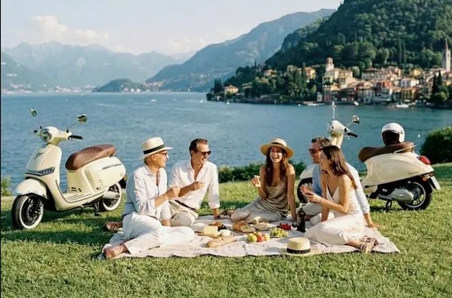 Lago di Como in e-scooter con soste a Bellagio e Villa Balbianello