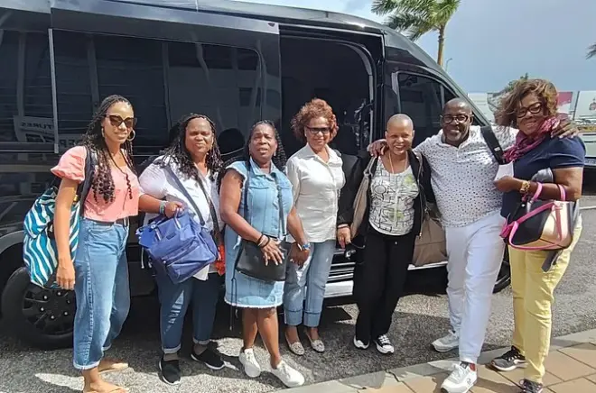 St. Maarten Flughafentransfer: Privates Taxi mit Begrüßung