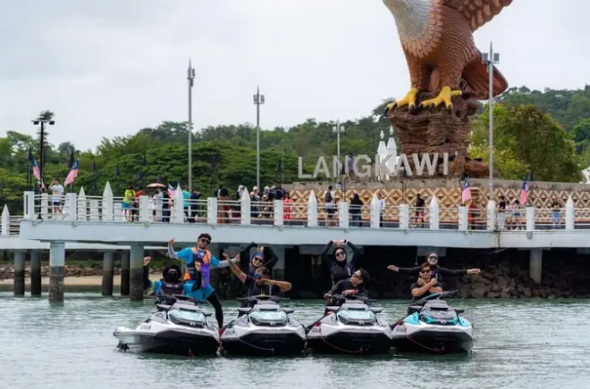Jet Ski Tour Langkawi: Eagle Square & Selat Panchor Höhle