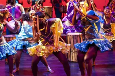 Nairobi: Centro giraffe, museo e spettacolo di danza culturale