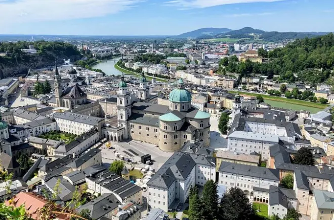 Traslado privado Ljubljana Salzburg: Rota de 3 horas