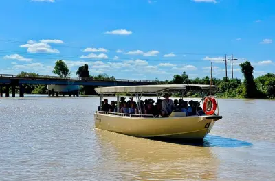 Estuário de St Lucia passeio de barco para ver hipopótamos e crocodilos saindo de Durban